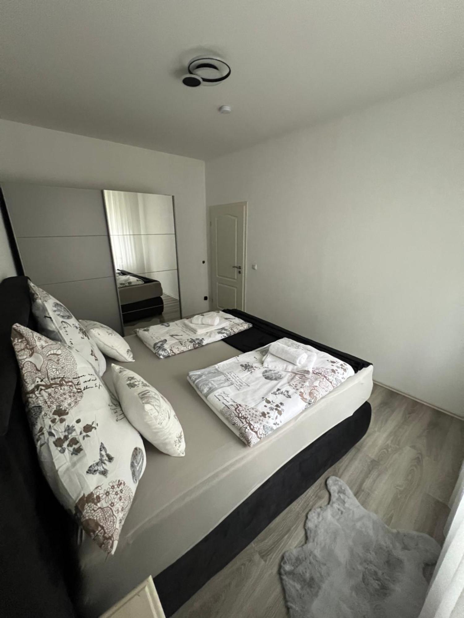 Apartment 1 In Duisburg-Mitte, Altstadt Eksteriør bilde